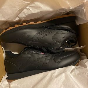 Reebok classics black -leather size 8 women's